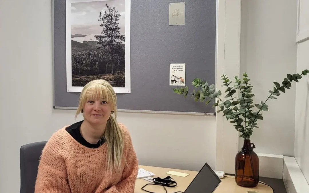 Myötätuntokeskeinen terapia ja sen vaikutus työhön – psykologi Jenna Junttila sai Bovalliukselta apurahaa lisäkouluttautumiseen
